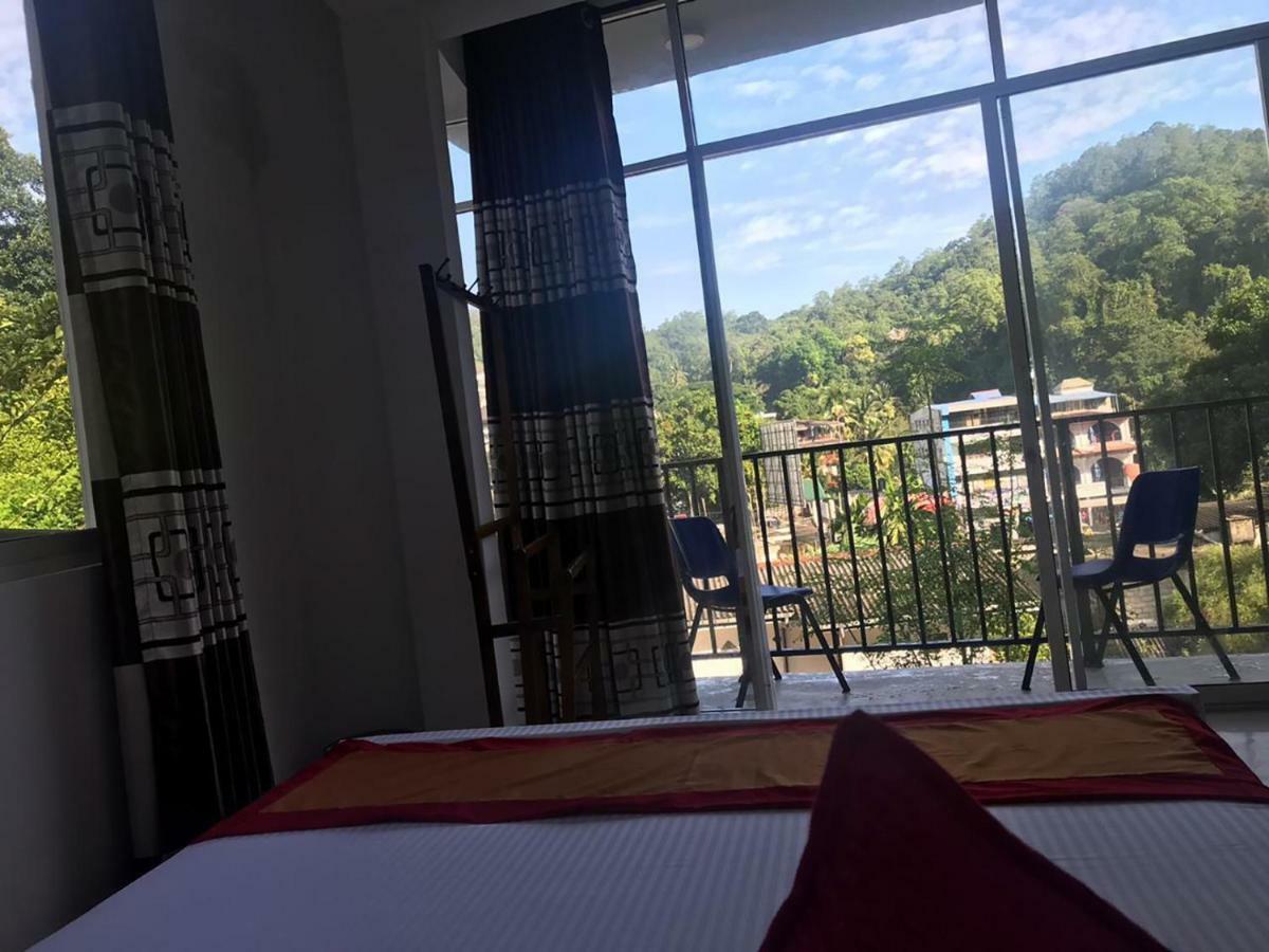 Lodge In 611 Kandy Exterior foto