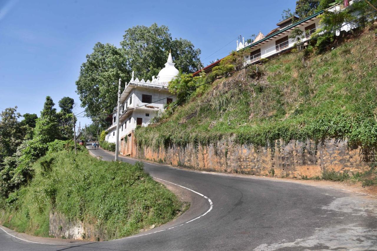 Lodge In 611 Kandy Exterior foto