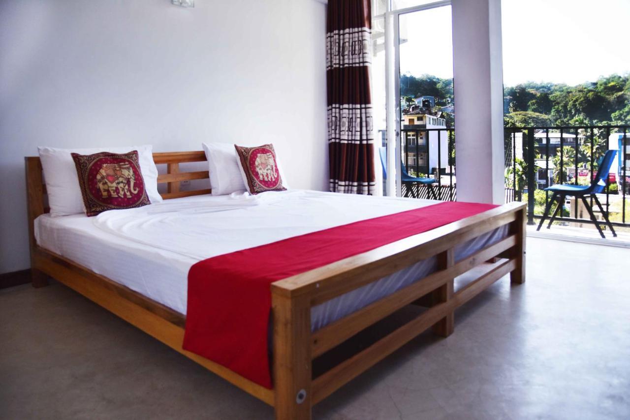 Lodge In 611 Kandy Exterior foto